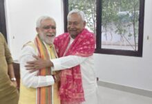 Photo of मुख्यमंत्री नितीश कुमार से अश्विनी चौबे की मुलाक़ात, सीएम ने लगाया गले,बढ़ी सियासी हलचल!
