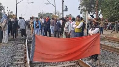 Photo of लखीसराय में दर्दनाक हादसा : ट्रेन की चपेट में आई तीन सगी बहने , कटकर हुई मौत!